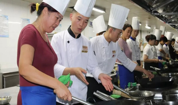 女職工掌握一技之長 女職工掌握一技之長