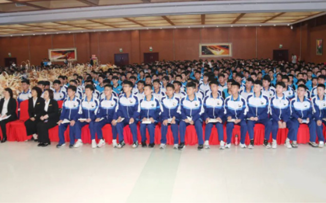 藍(lán)海職業(yè)學(xué)校學(xué)生職業(yè)生涯規(guī)劃講座