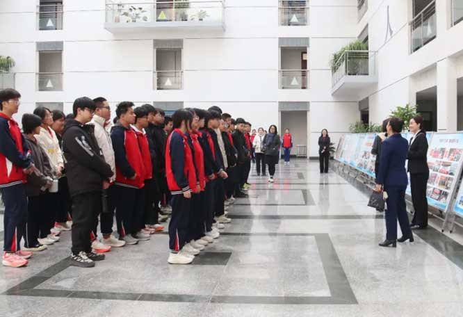 東營區第三中學師生53人一行到藍海研學